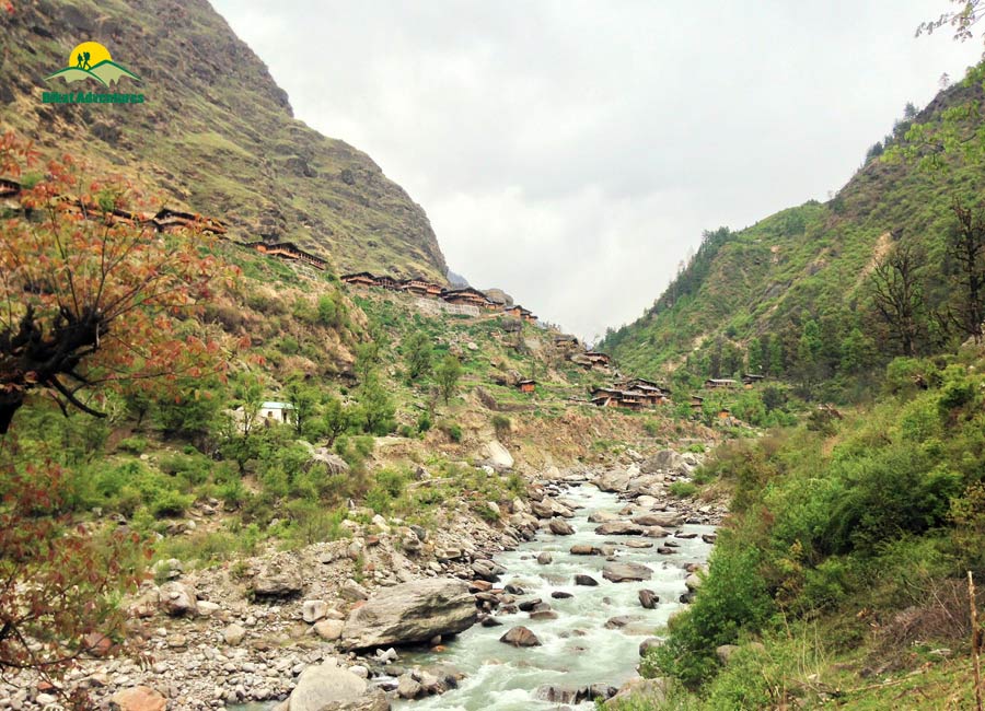 A Trek to Ruinsara Tal - The twin brother of Har ki Dun