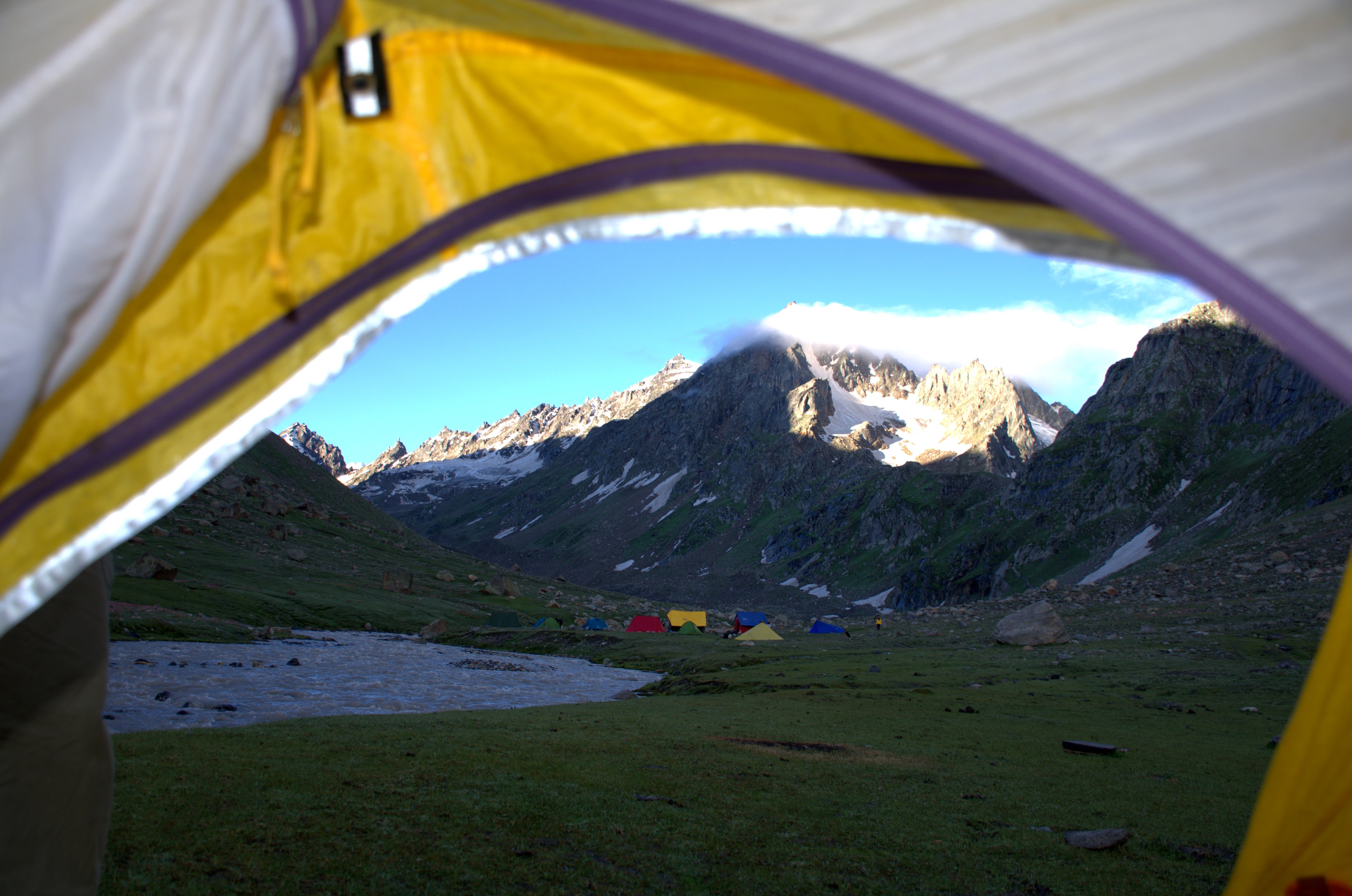 Hampta Pass - A Rendezvous For Men and Mountains