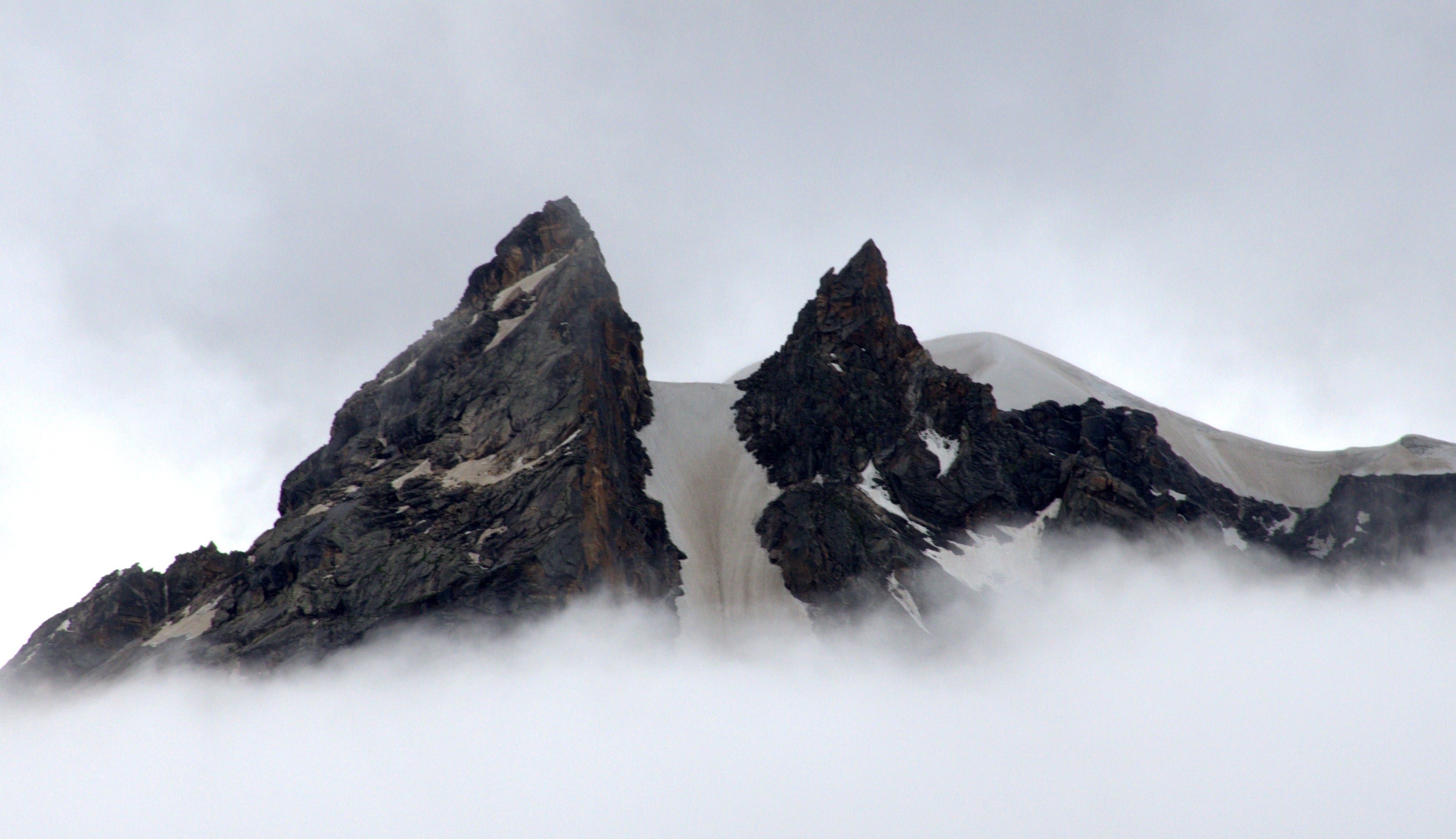 Hampta Pass - A Rendezvous For Men and Mountains