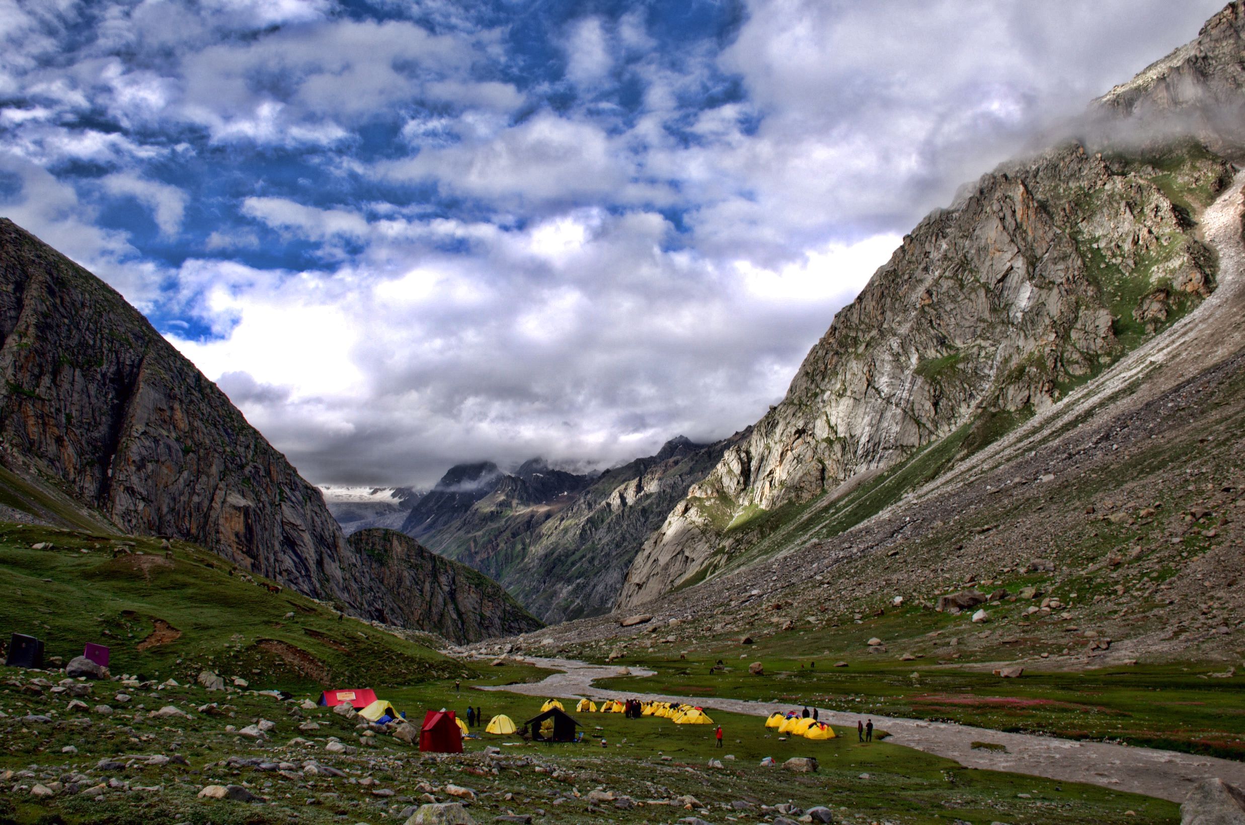 Hampta Pass - A Rendezvous For Men and Mountains