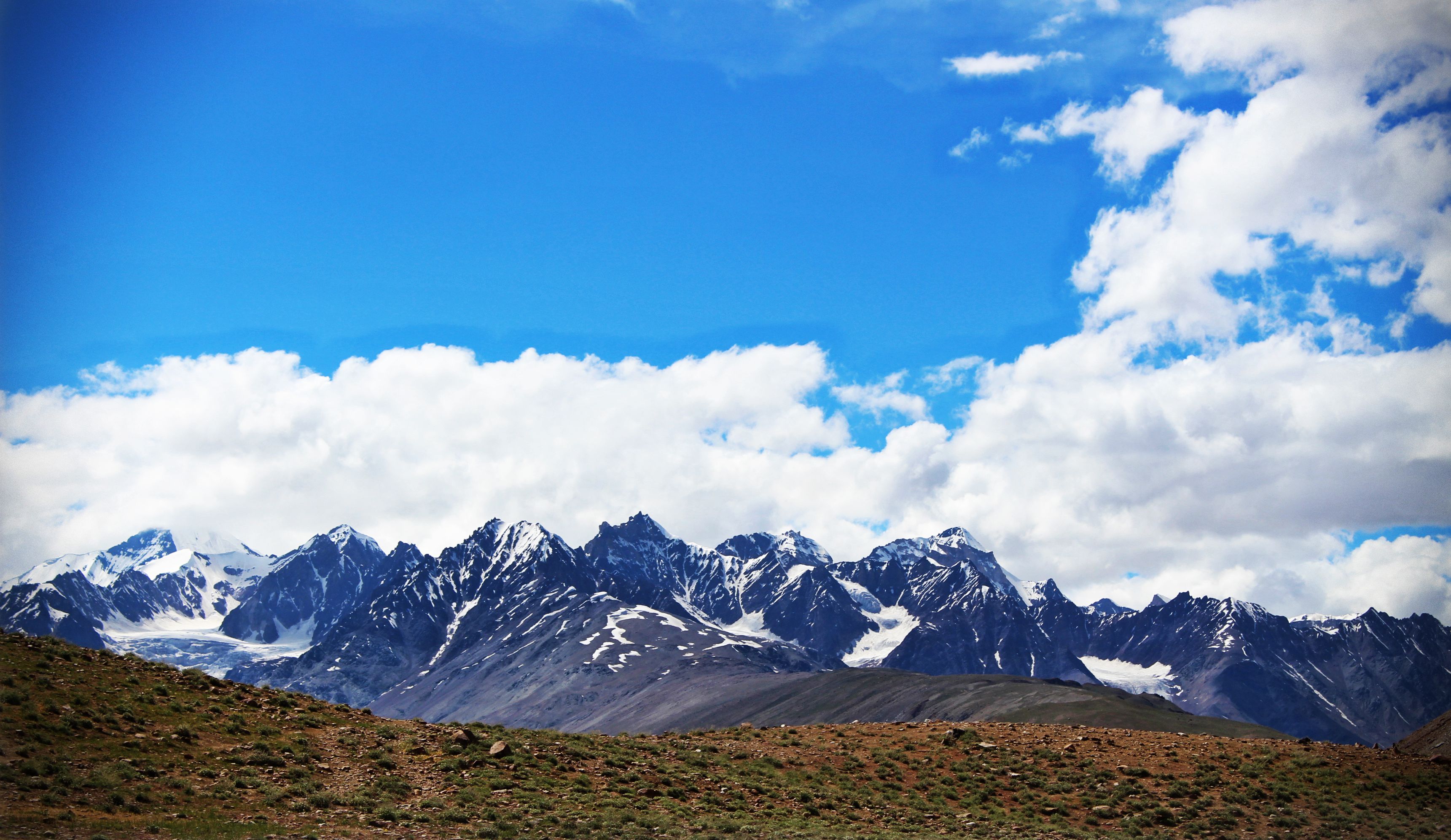 Hampta Pass - A Rendezvous For Men and Mountains