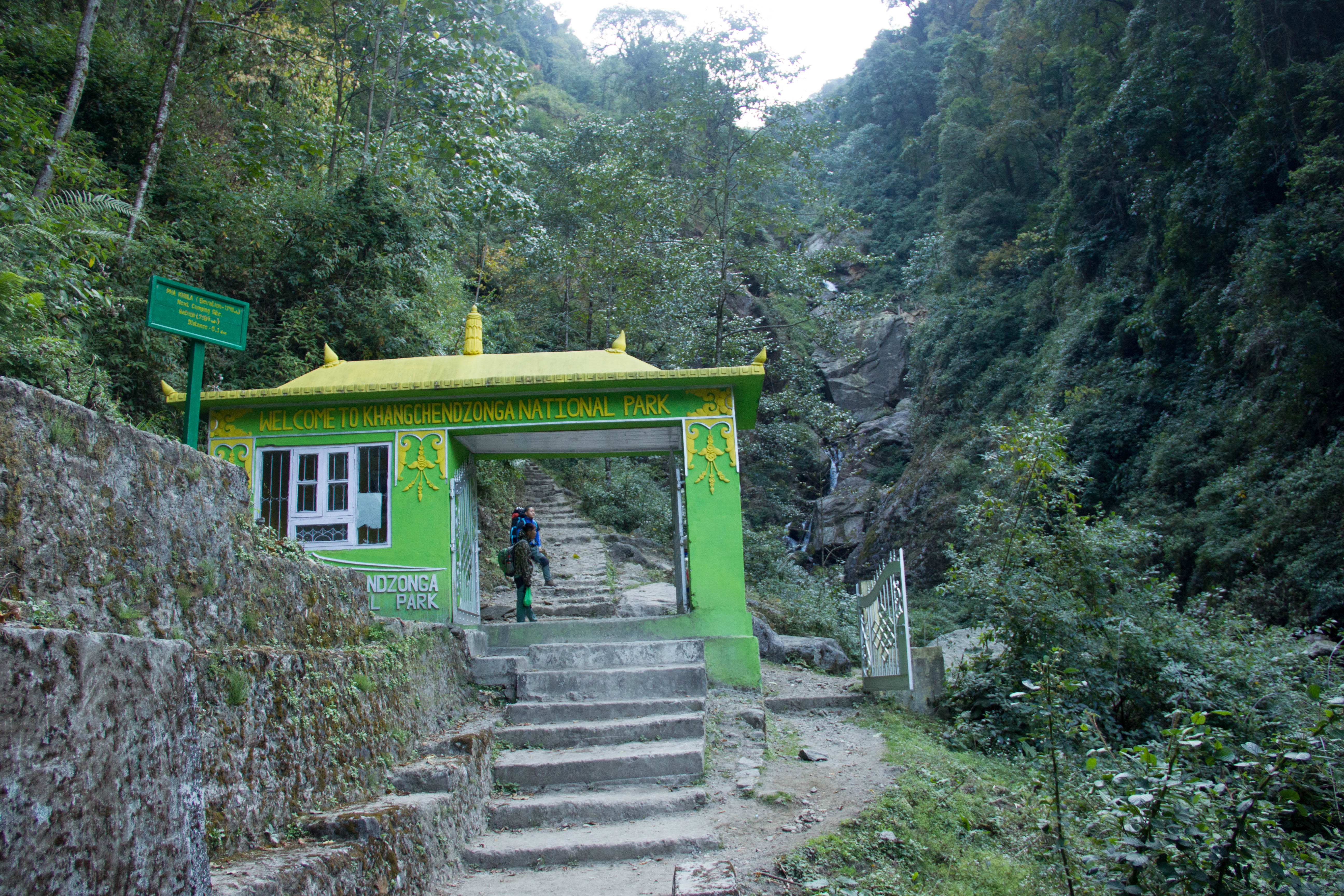 Sightseeing on the way to Goecha La Trek 