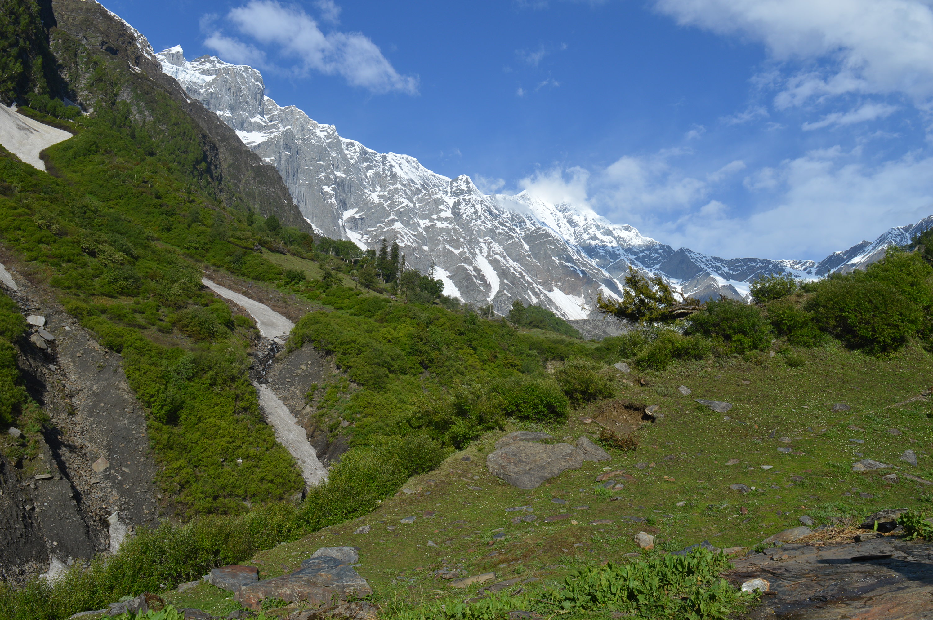 Reasons Beas Kund Trek Is So Popular & A List of Alternatives to Choose From  