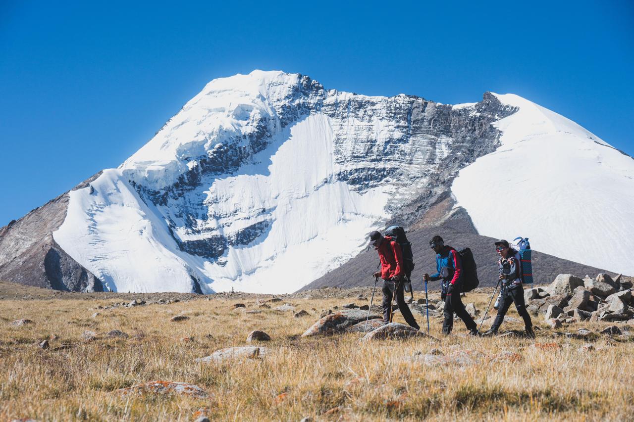 trekkers going for the trek
