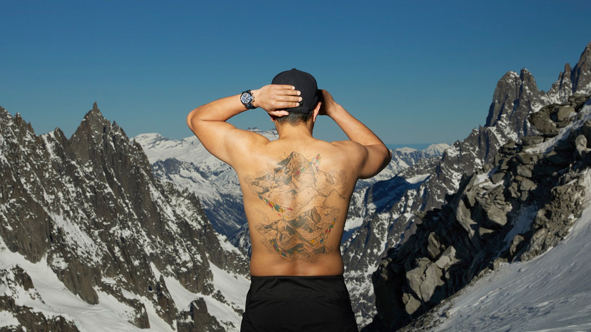 layering and clothing for winter treks image bikat
