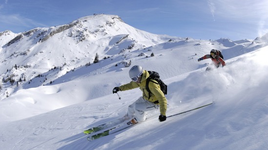 skiers on the slop 