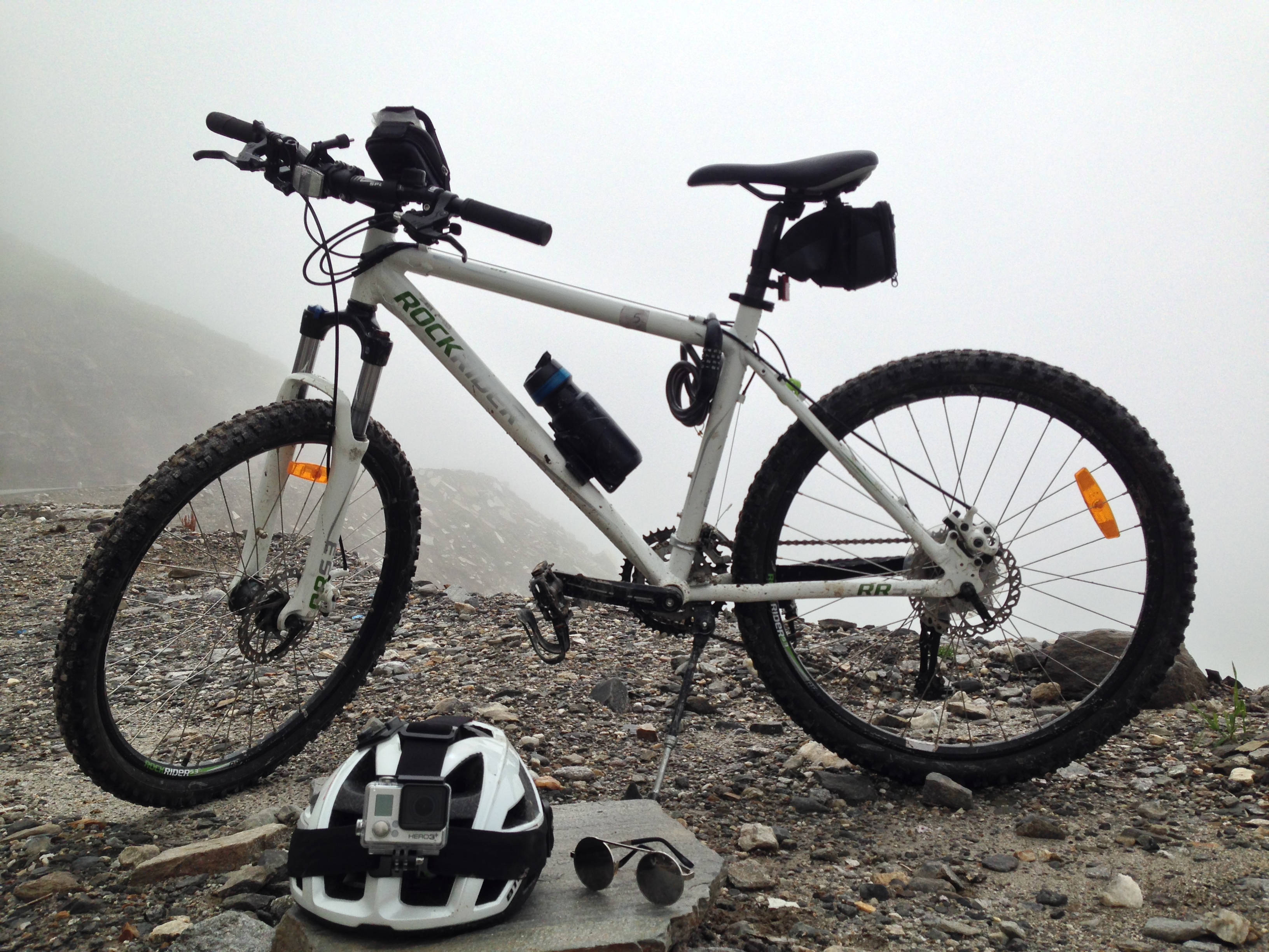 Conquering Your Fears, Gaining Yourself : Manali - Khardung La Cycling Expedition ( Part - 2 : Sissu to Brandy Nallah )