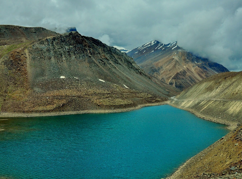 Conquering Your Fears, Gaining Yourself : Manali - Khardung La Cycling Expedition ( Part - 2 : Sissu to Brandy Nallah )