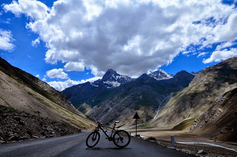 Conquering Your Fears, Gaining Yourself : Manali - Khardung La Cycling Expedition ( Part - 2 : Sissu to Brandy Nallah )