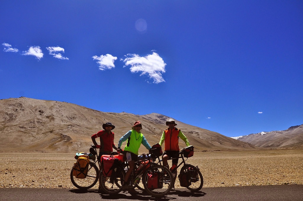 Conquering Your Fears, Gaining Yourself : Manali - Khardung La Cycling Expedition ( Part - 3 : Brandy Nallah to Tso Kar )