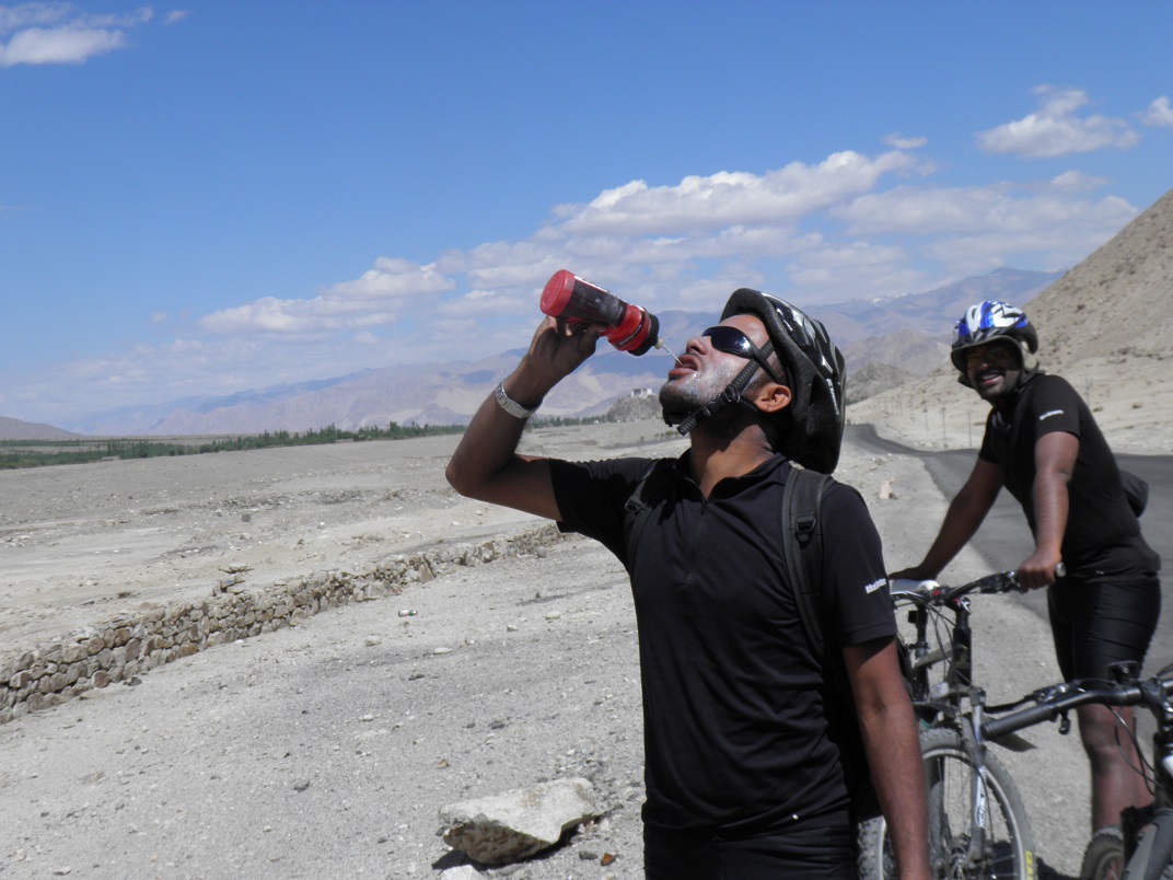 Conquering Your Fears, Gaining Yourself : Manali - Khardung La Cycling Expedition ( Part - 4 : Tso Kar to Khardung La )