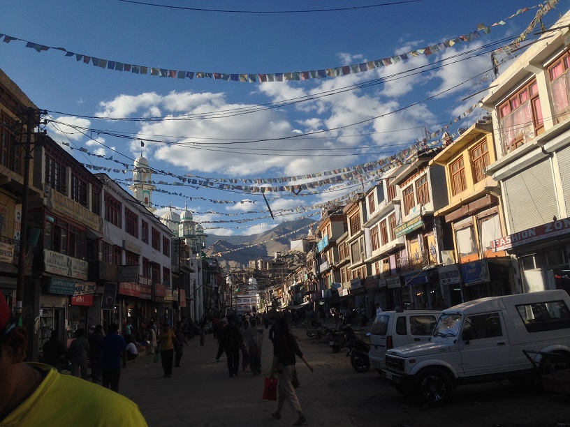 Conquering Your Fears, Gaining Yourself : Manali - Khardung La Cycling Expedition ( Part - 4 : Tso Kar to Khardung La )