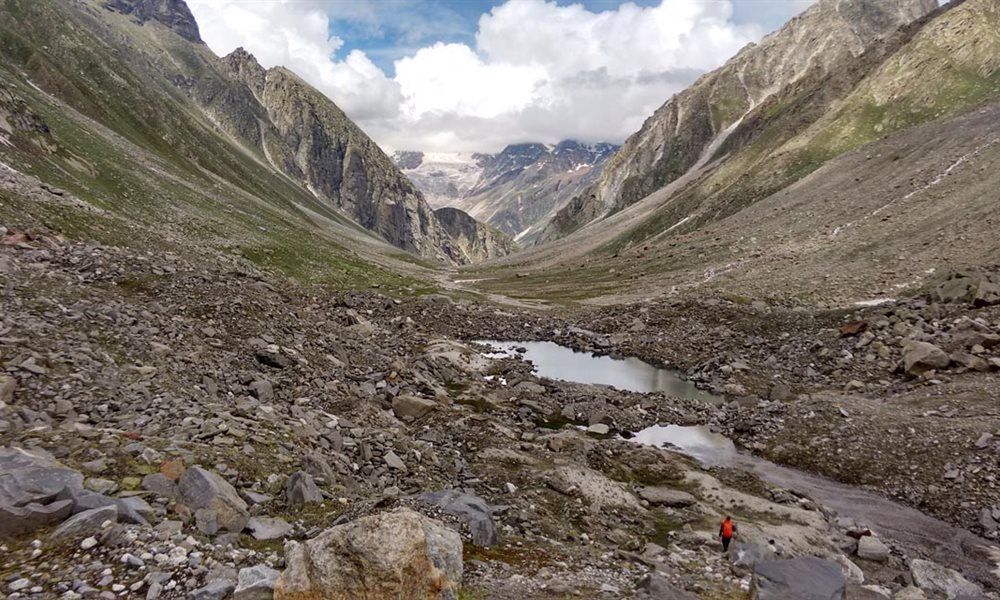 In a perfect state of Utopia – HAMPTA PASS
