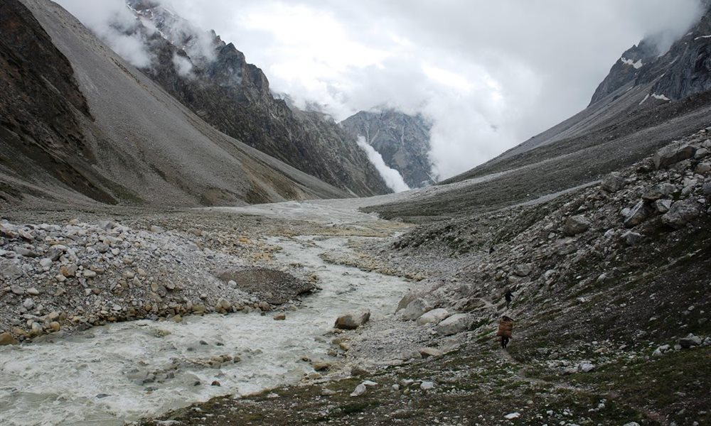 A trek to Kalindi pass