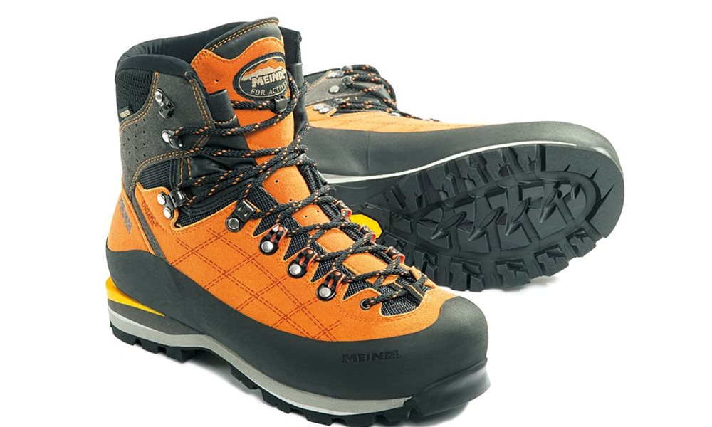 How to select a perfect pair of hiking shoes