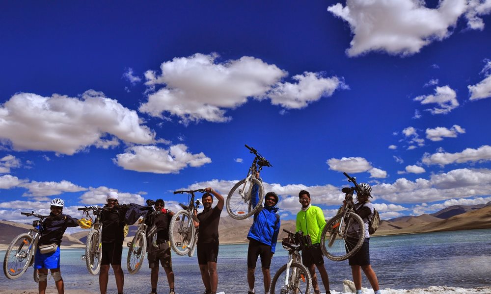 Why Manali-Leh Cycling is the next big thing for all the cyclists out there