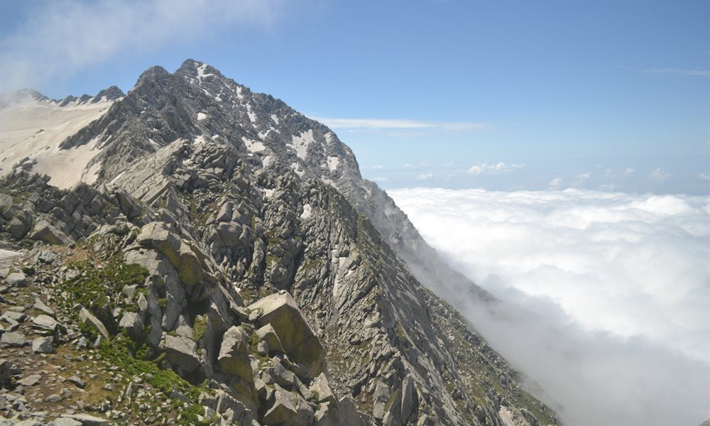 The ultimate guide to Indrahar Pass Trek in monsoon