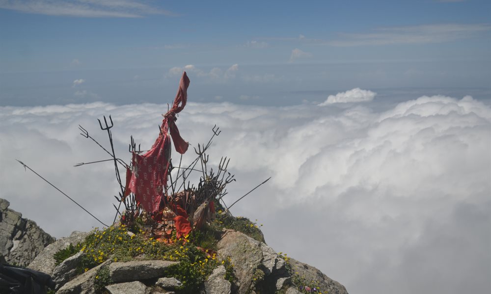 The ultimate guide to Indrahar Pass Trek in monsoon