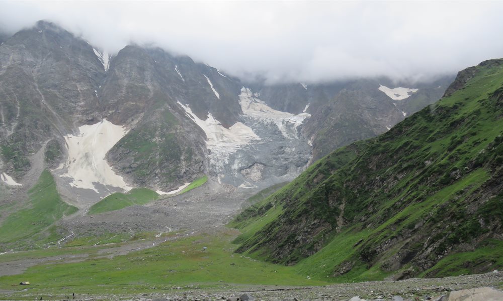 12 Things You Should Look Forward To On  Your Beas Kund Trek