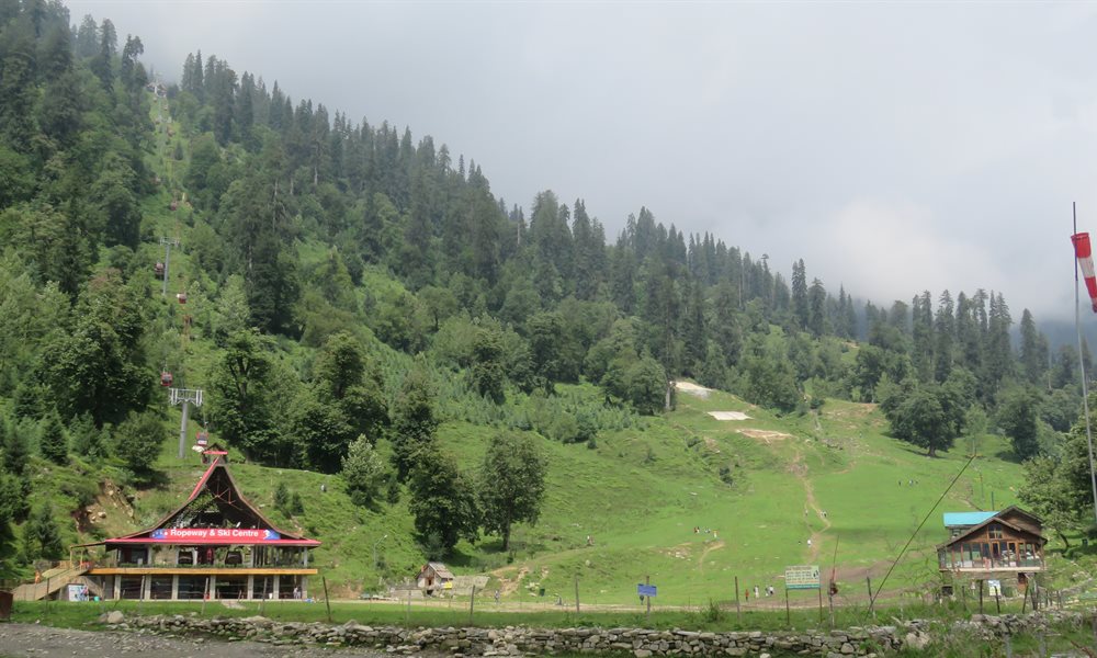 12 Things You Should Look Forward To On  Your Beas Kund Trek
