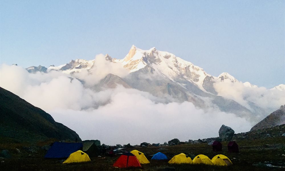 A walk in the land of myths: Bali Pass