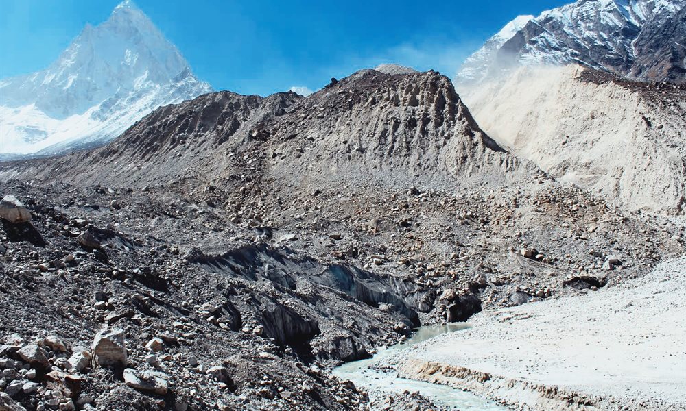 Legendary peaks and glaciers around Vasuki Tal 