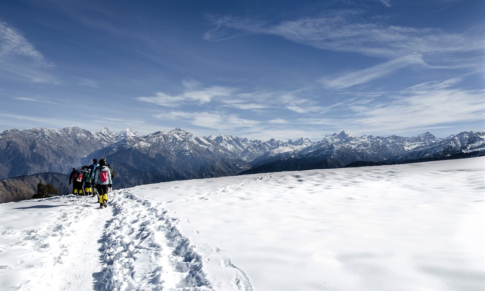 What makes Kedarkantha a good trek for beginners?