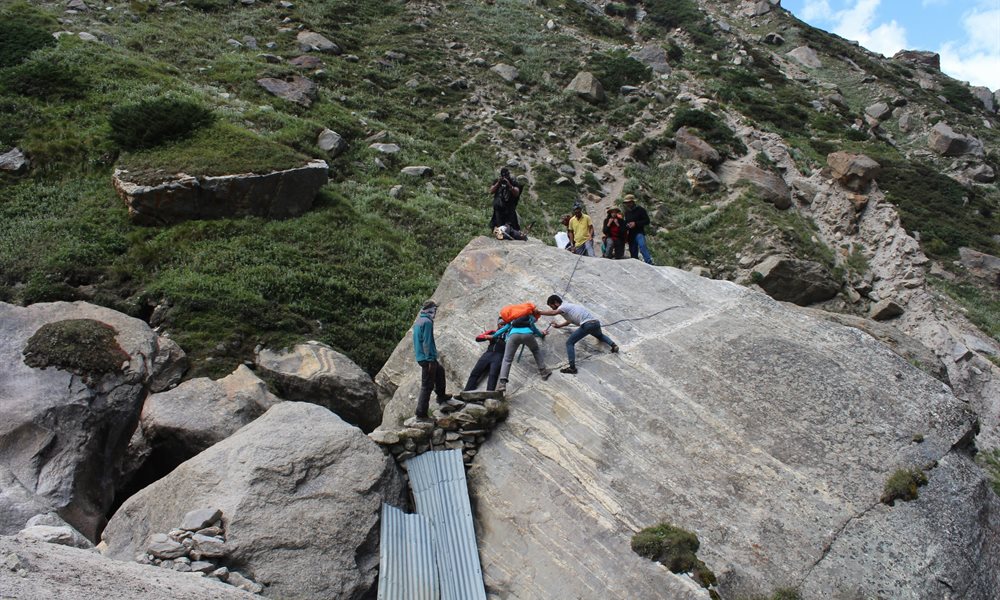 Pin Parvati Pass : Witness the transitions not only in landscapes but in Cultures too ! 