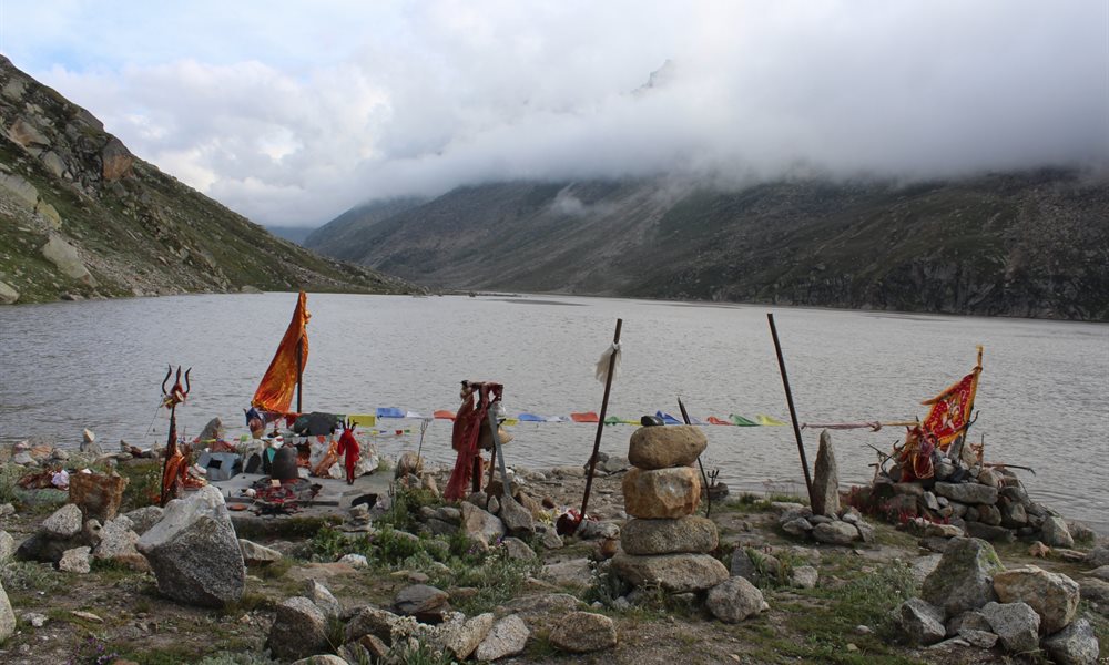 Pin Parvati Pass : Witness the transitions not only in landscapes but in Cultures too ! 