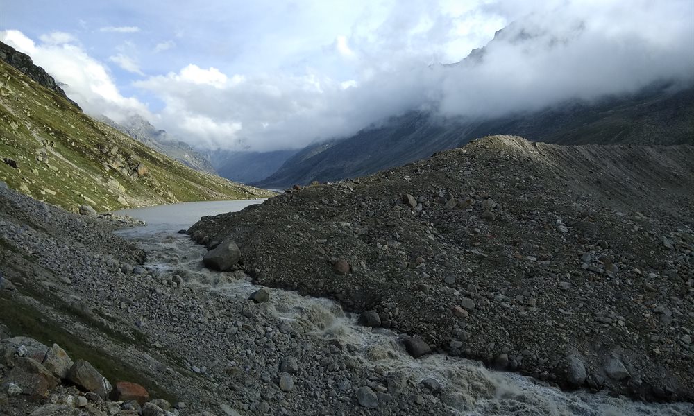 Pin Parvati Pass : Witness the transitions not only in landscapes but in Cultures too ! 