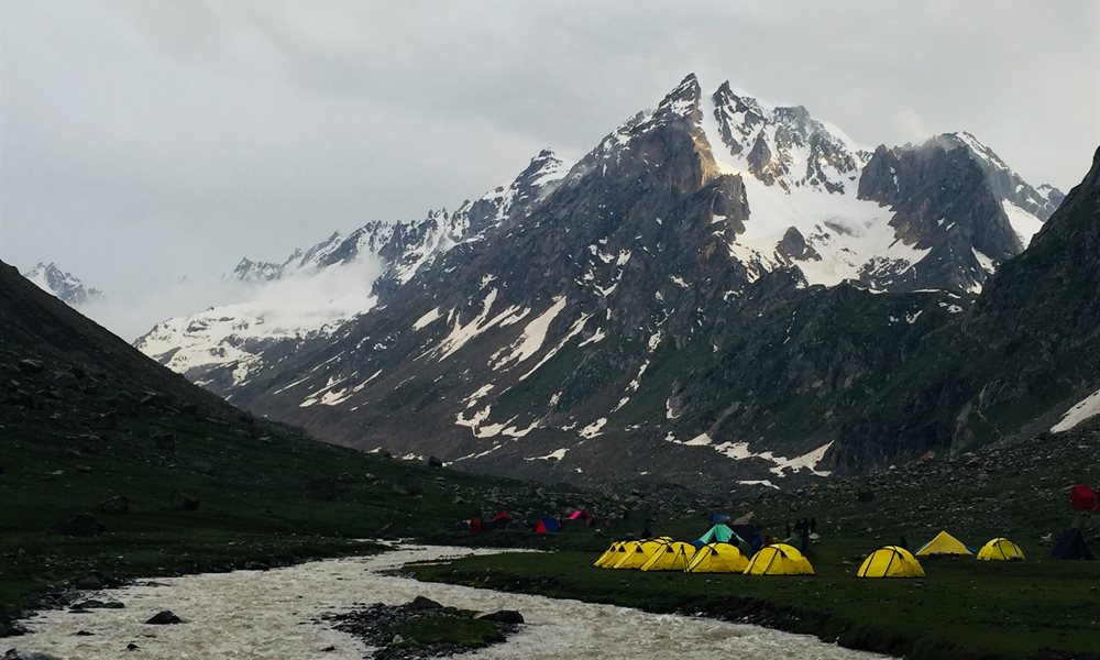 Hampta Pass – Escapade at a Bargain