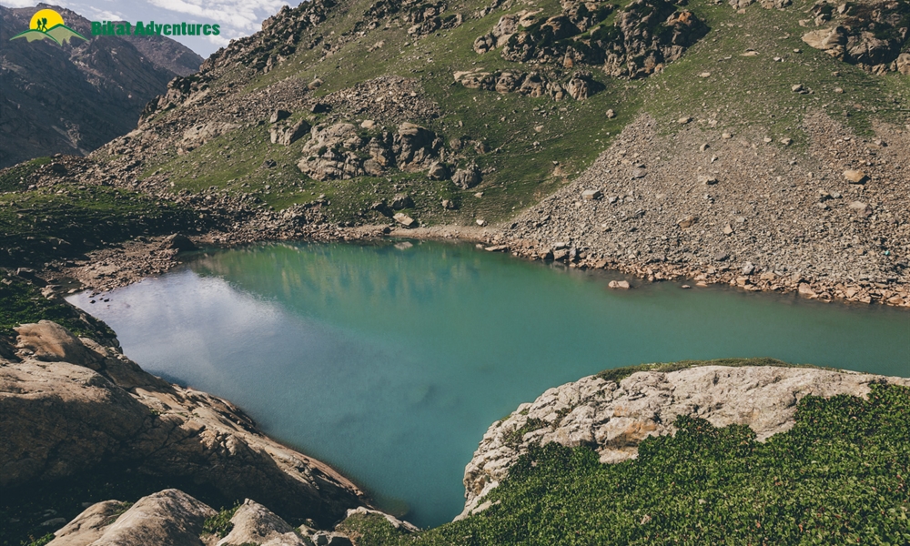 What Makes The Kashmir Great Lakes So Blue?