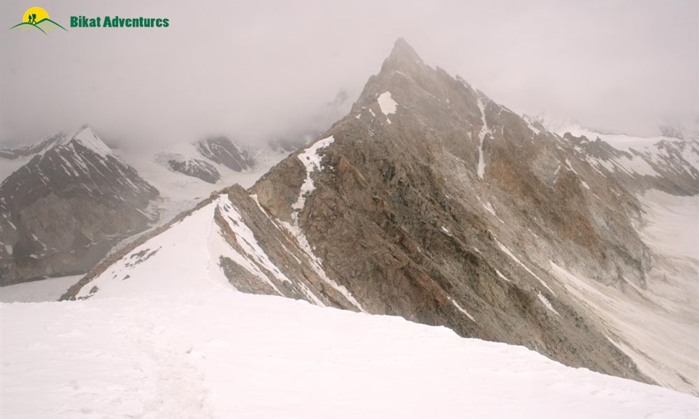 Kalindi Khal Trek Picture Bikat