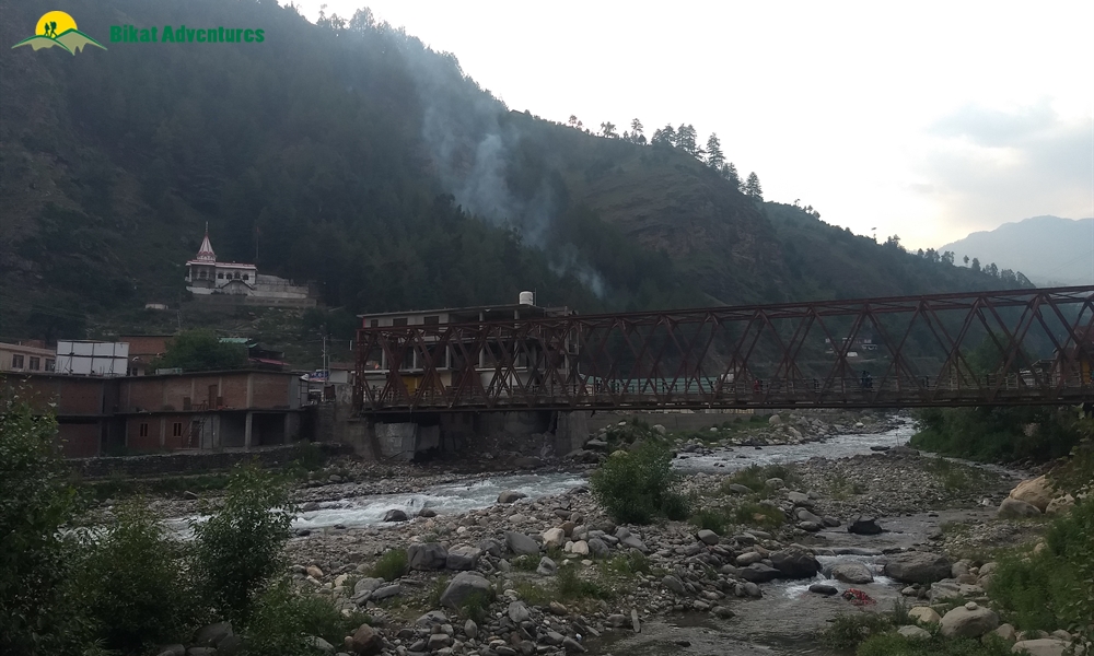 First view of snow peaks along the Pabbar River