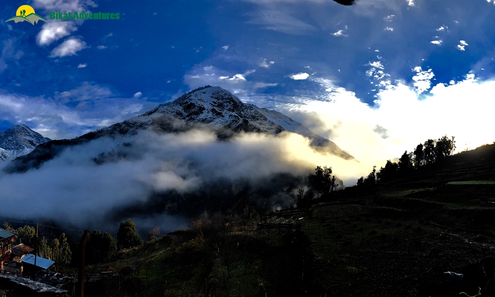 KEDARKANTHA TREK  IN MARCH A PHOTO STORY