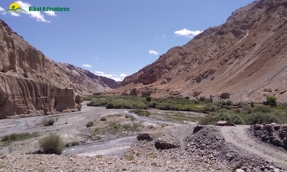 KANG YATSE II (THE PEAK OF MARKHA ) OR MARKHA VALLEY ? WHY NOT BOTH?