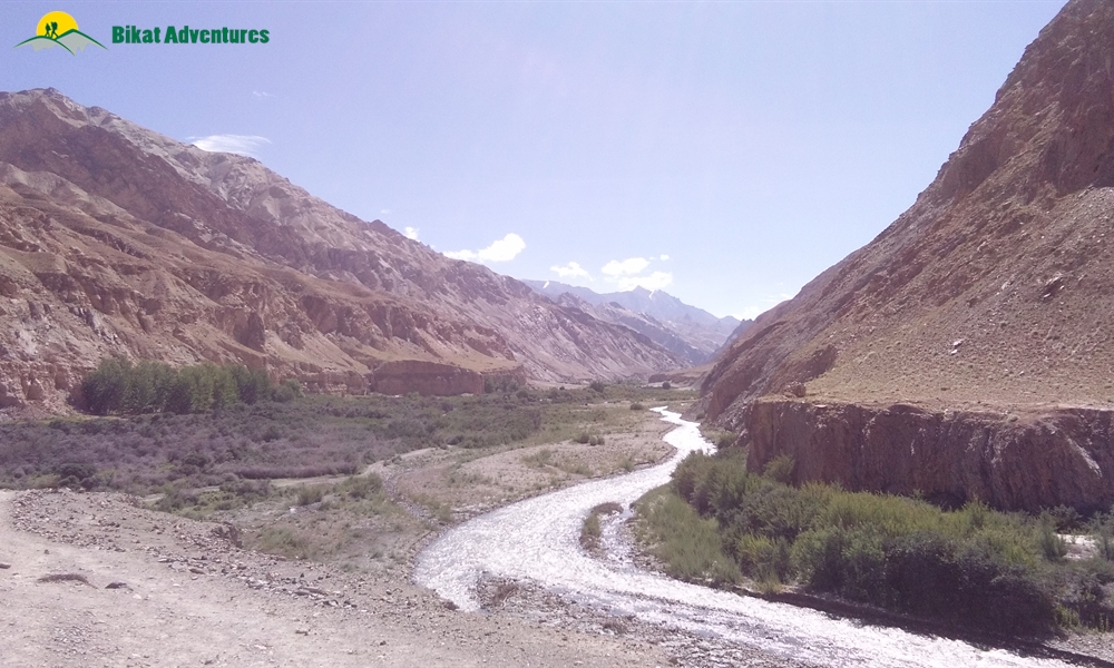 KANG YATSE II (THE PEAK OF MARKHA ) OR MARKHA VALLEY ? WHY NOT BOTH?