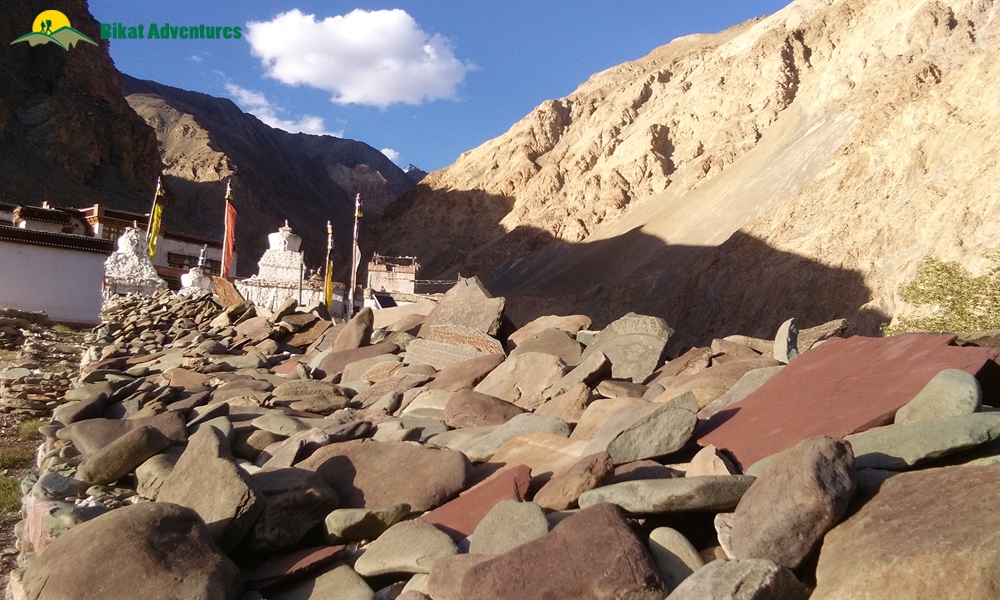 KANG YATSE II (THE PEAK OF MARKHA ) OR MARKHA VALLEY ? WHY NOT BOTH?