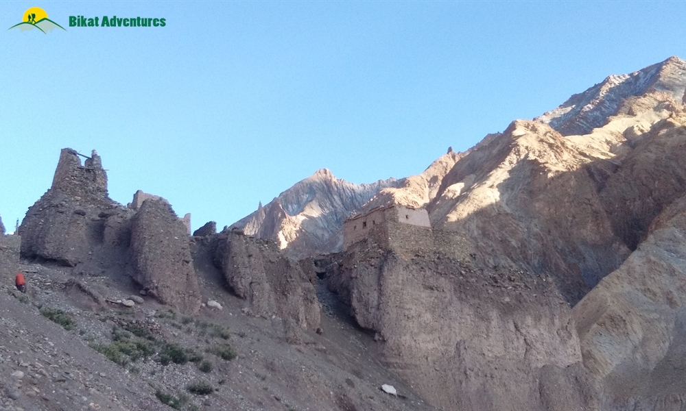 KANG YATSE II (THE PEAK OF MARKHA ) OR MARKHA VALLEY ? WHY NOT BOTH?