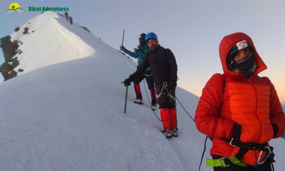 KANG YATSE II (THE PEAK OF MARKHA ) OR MARKHA VALLEY ? WHY NOT BOTH?