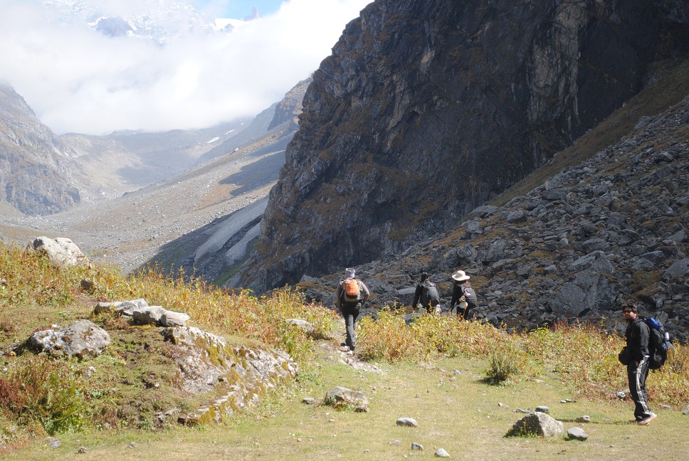 Solitude ki maa ki aankh - hampta pass trek