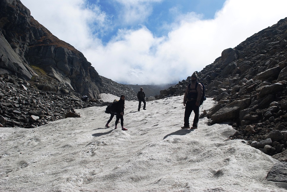 Solitude ki maa ki aankh - hampta pass trek