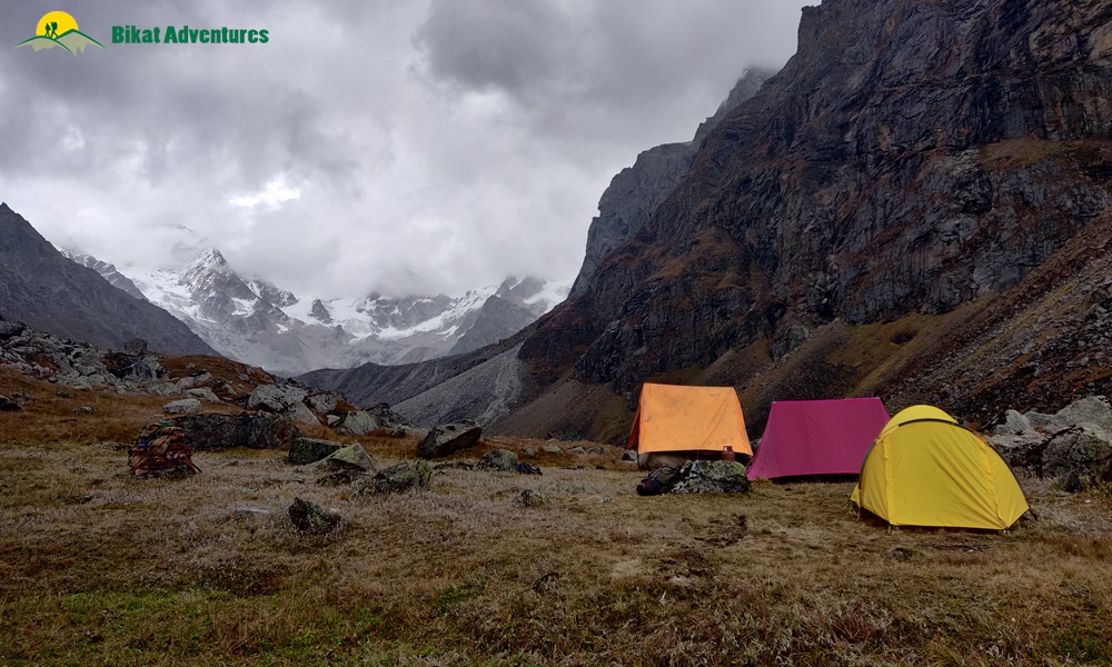 A Trek ‘on The Rocks’ – Photo Story Of Borasu Pass