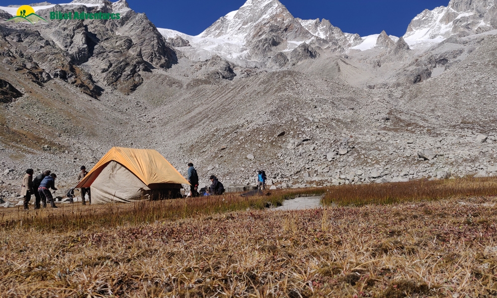 A Trek ‘on The Rocks’ – Photo Story Of Borasu Pass