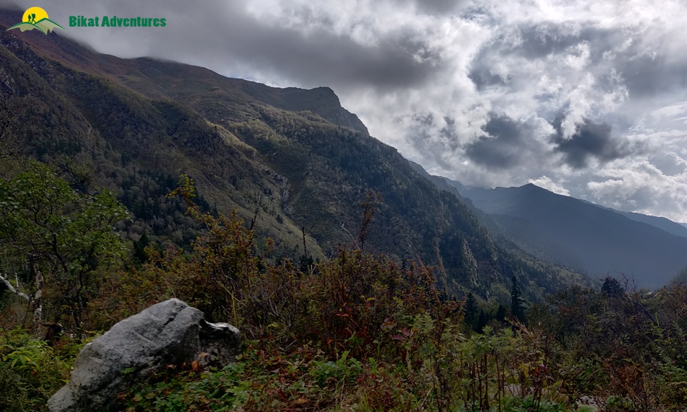 A Trek ‘on The Rocks’ – Photo Story Of Borasu Pass