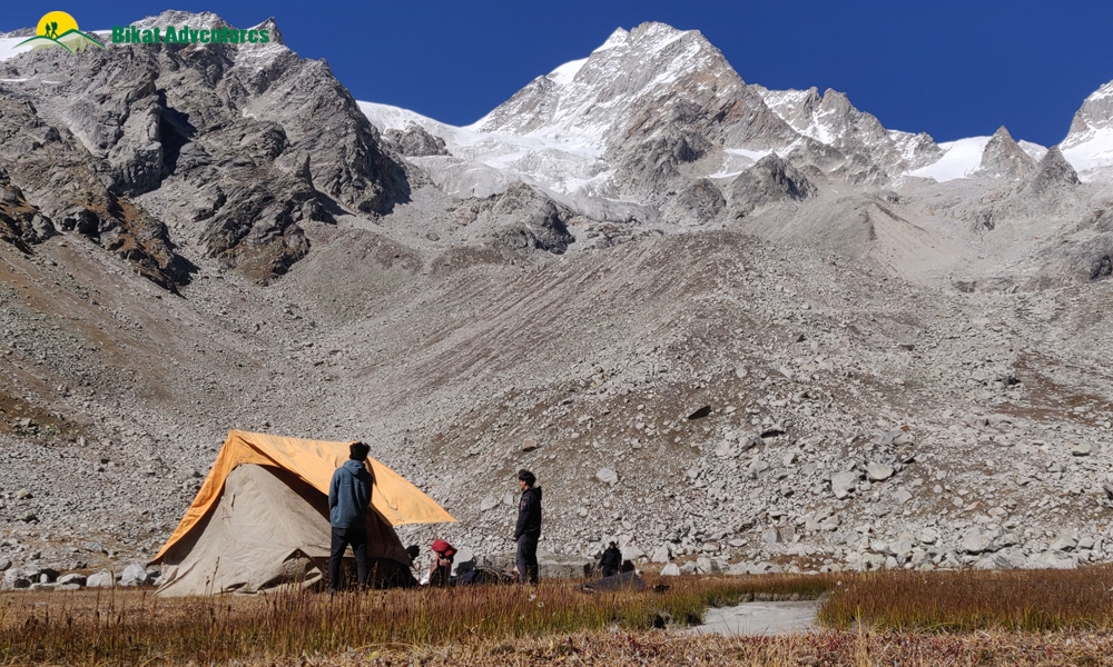 A Trek ‘on The Rocks’ – Photo Story Of Borasu Pass