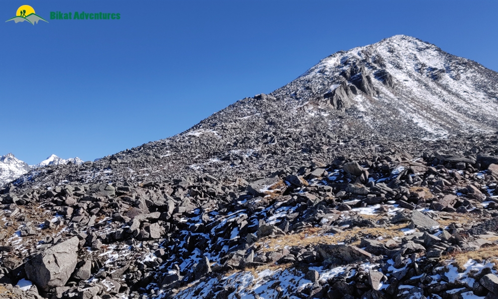 Warm Lighting and Cold Colours: A Winter Climb Up Pangarchulla (4,590M) 