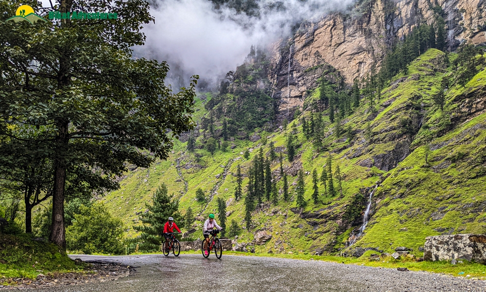 Manali-Leh-Khardung La Cycling Expedition: A Photo Story