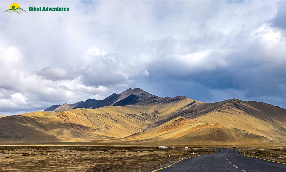 Manali-Leh-Khardung La Cycling Expedition: A Photo Story