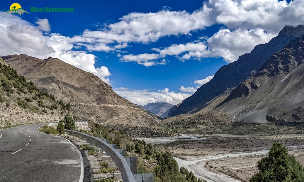 Highlights of the Manali-Leh-Khardung La Cycling Expedition